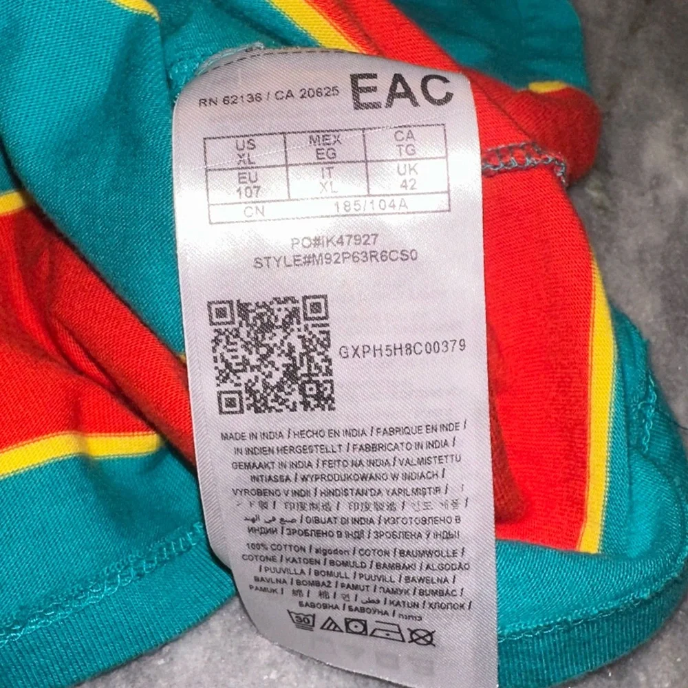 EUC Vintage Guess Size XL Men's Colorful Striped Tee in Red and Teal - Picture 11 of 11